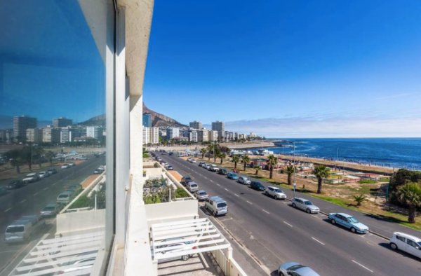 To Let 1 Bedroom Property for Rent in Mouille Point Western Cape